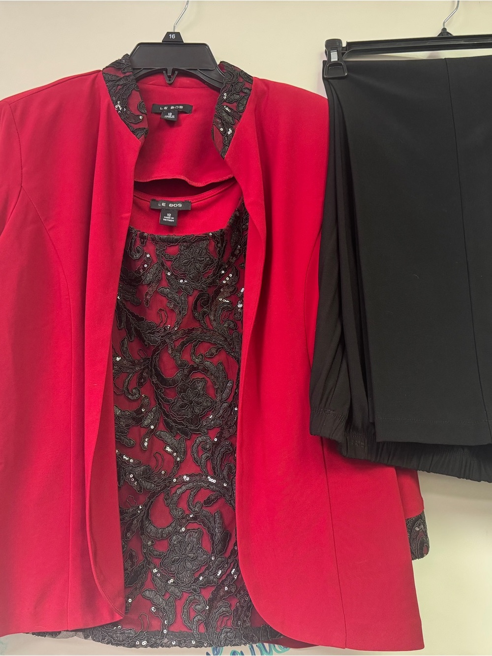 Le Bos Red Black Sequin Lace 3 Pc Pantsuit Set Size 12 / approx 26.5 inseam